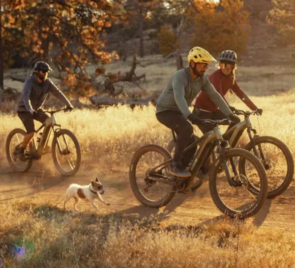 people riding the aventon ramblas emtb